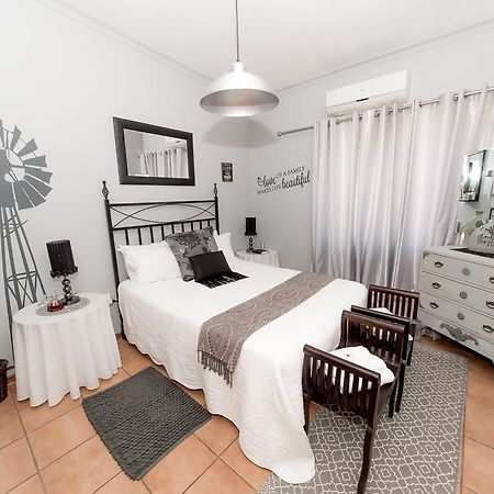 Tarentaalrand Guesthouse Upington Eksteriør bilde